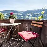 Haus Sonneneck Holiday home Fuegen